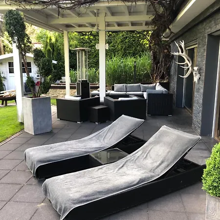 Konukevi Gaestehaus Tanneck 4*