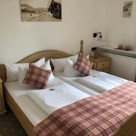 Konukevi Gaestehaus Tanneck 4*