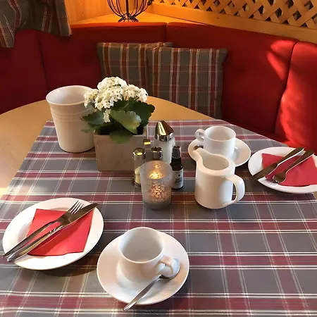 Gaestehaus Tanneck Mit Hallenbad Πανσιόν