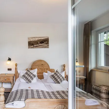 Πανσιόν Gaestehaus Tanneck Mit Hallenbad