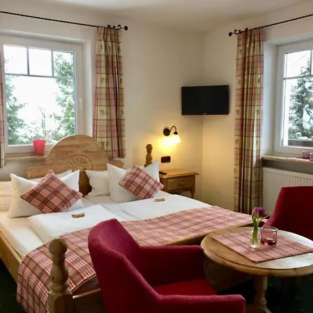 Gaestehaus Tanneck Mit Hallenbad רייט אים וינקל